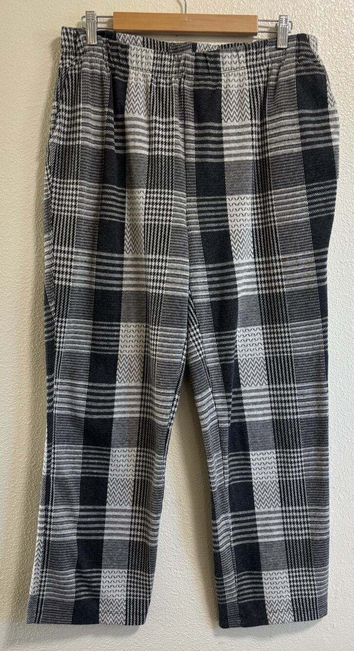 Lands’ End Women’s Size L Sport Knit Straight Leg Pull-On Gray Plaid Pants
